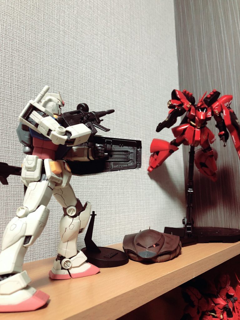 ガンダムと戦わせてみました(性能の差が…笑