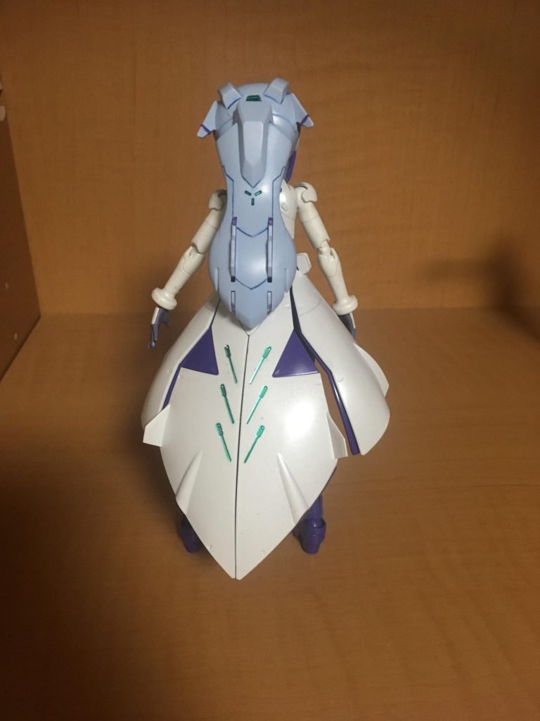 背中にはメタリックグリーンでポイントを入れていきました。愛でることが目的なので！！！！あまりオリジナリティは出していません