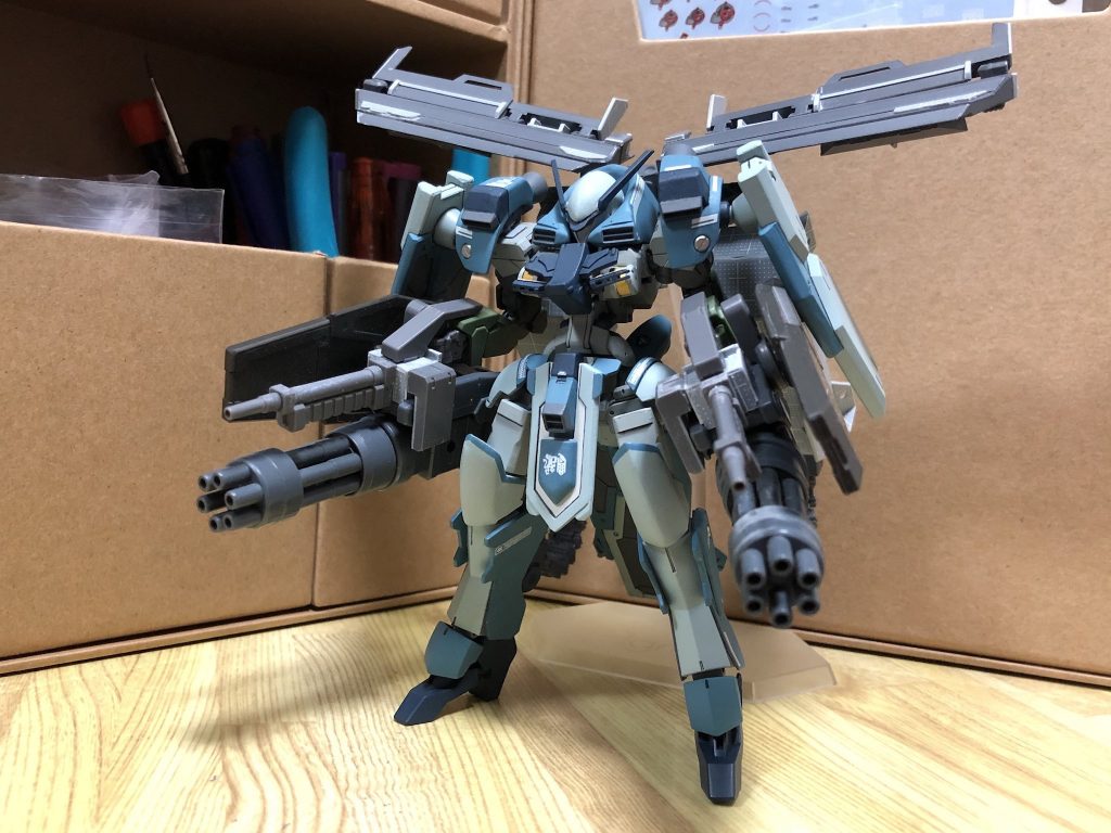 こちらは強襲形態初期プラン。主に滑空飛行からの強襲等、大気圏内用の装備プランの１つ。