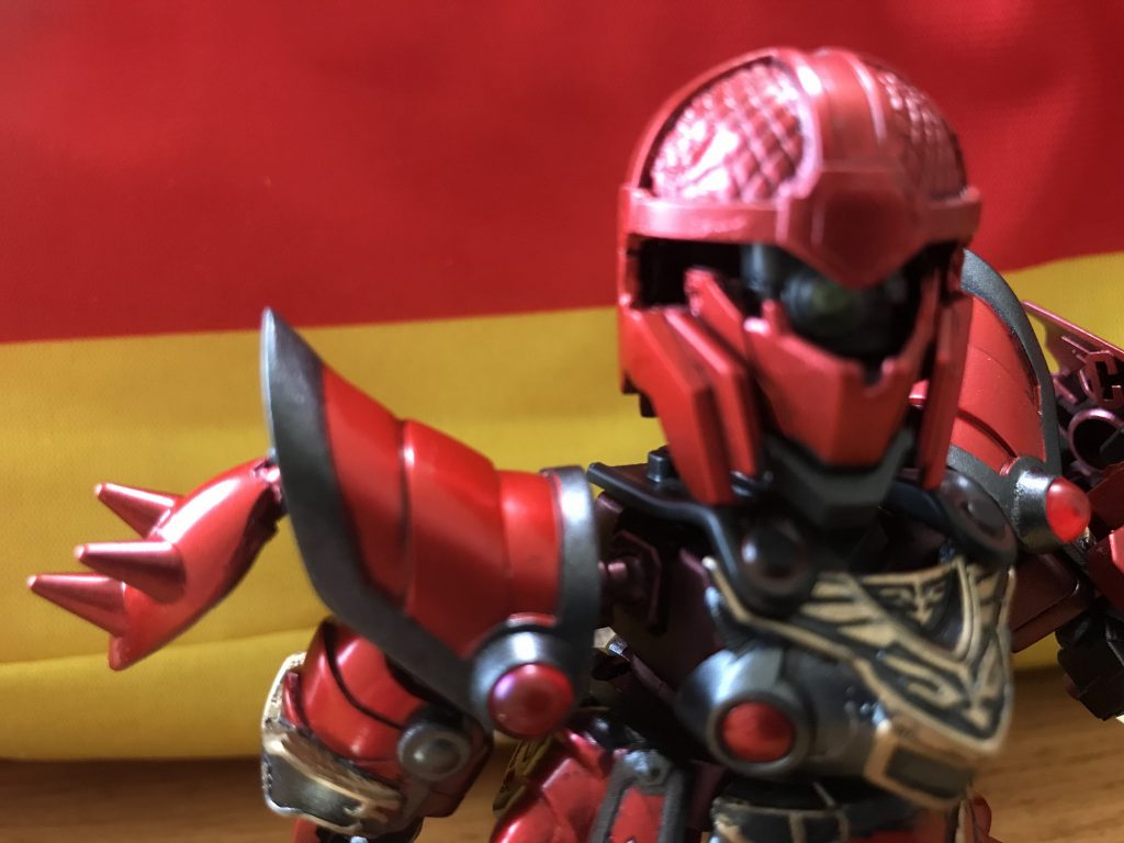 カメラアイは首の可動に合わせて左右に動きます