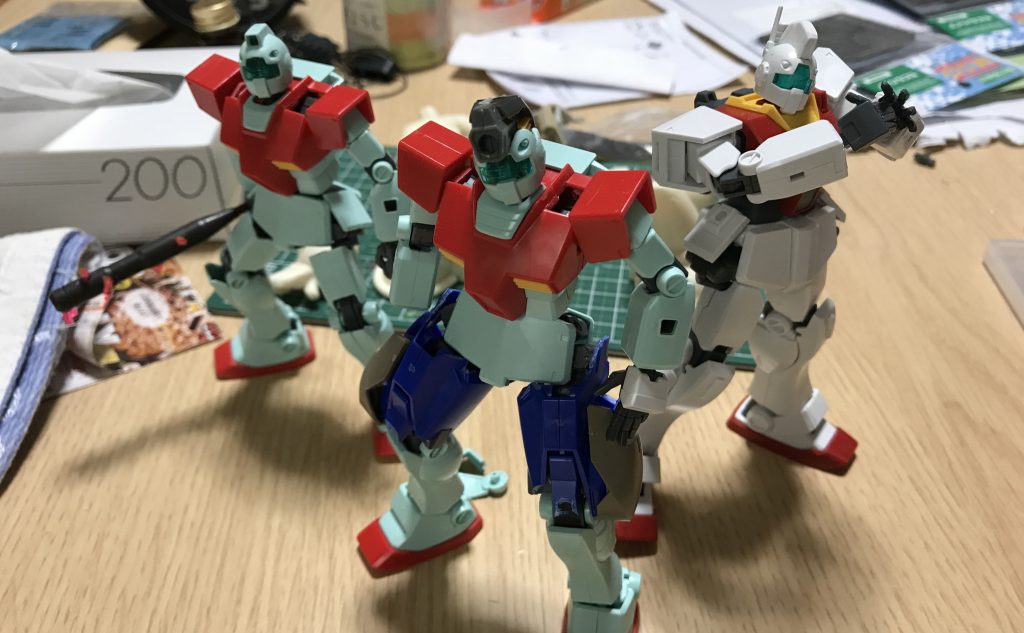 ## 彼らの名は

塗装直前です。
改めまして、左から
捨てられたペットを拾わずにはいられない「ジム木」
家庭科スキルが異常に高い「ジム藤」
勉強はやらなくてもできるタイプ「ジム中」
といいます。

というわけで、
最後までご覧下さりありがとうございました！