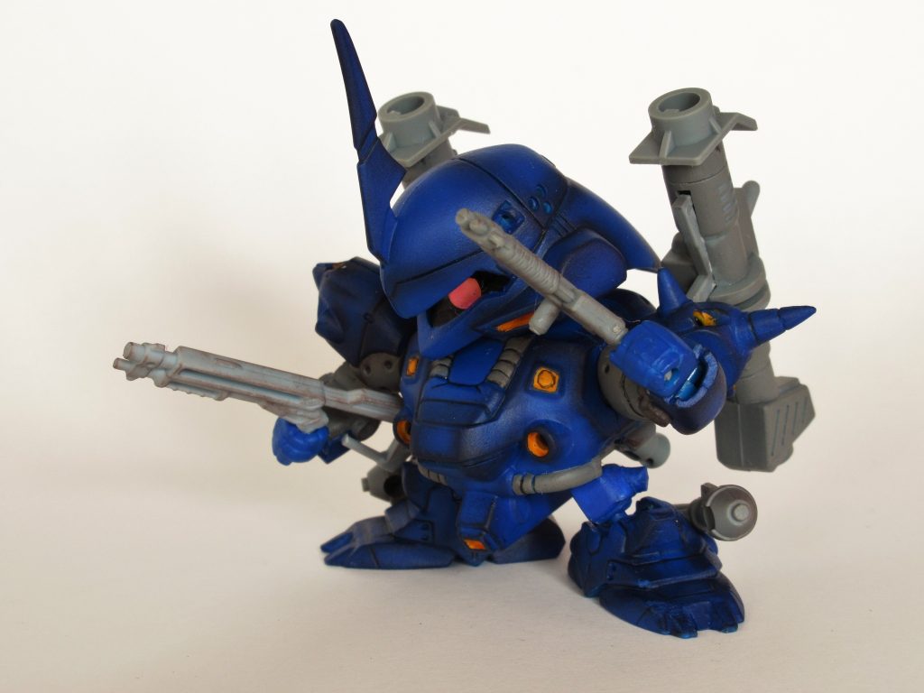 武器も持ち手部分を弄って見た目良く見えるようにしています。