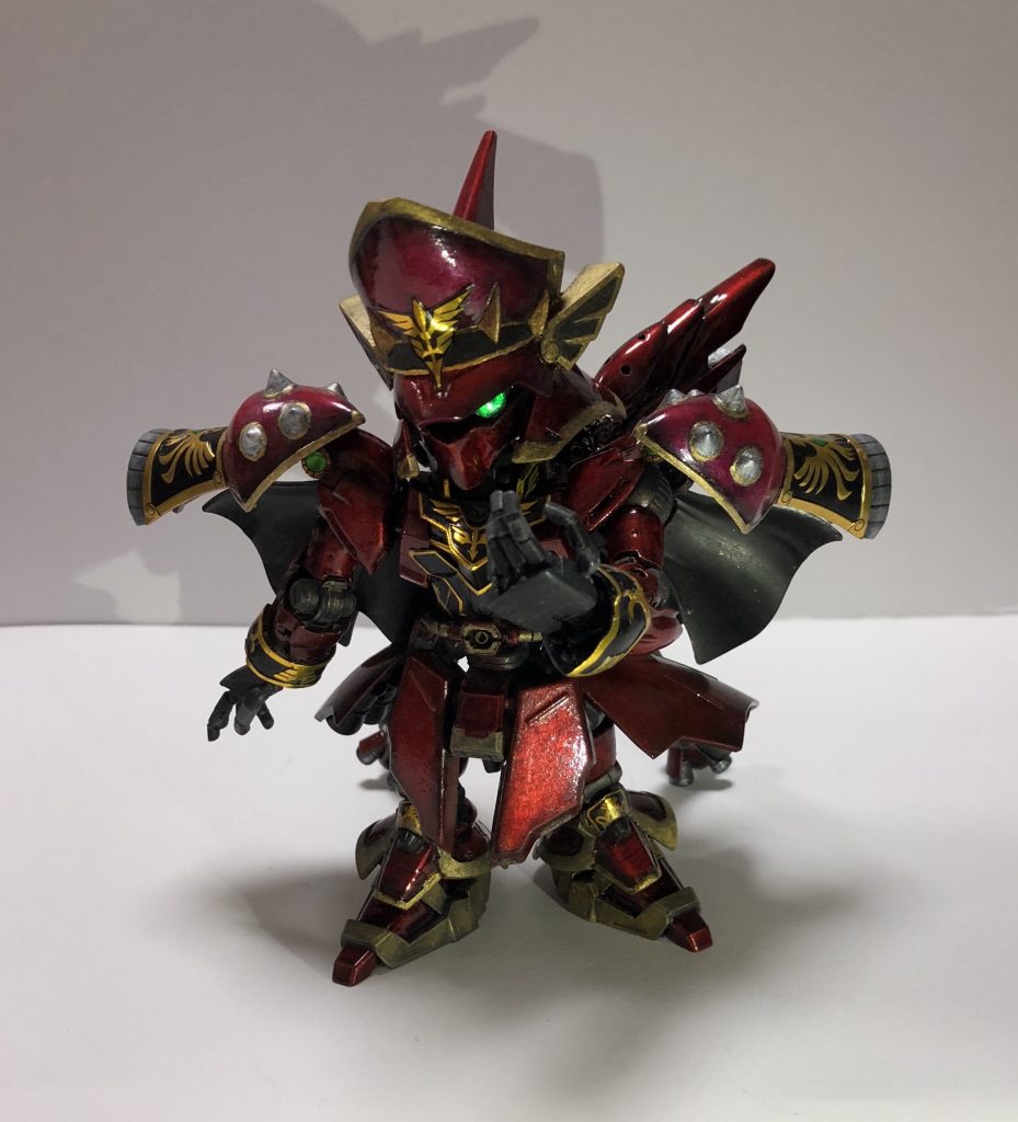 ライトは仕込んでませんが、光の反射でモノアイが鋭く輝きます。