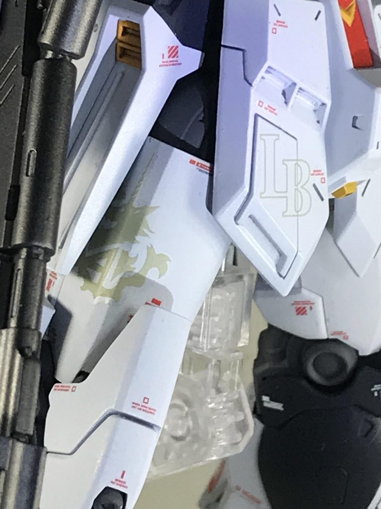 実は1番こだわった太腿のパーソナルマーク
ちらっと見えるのがセクシーだと思いません？
思いますよね？