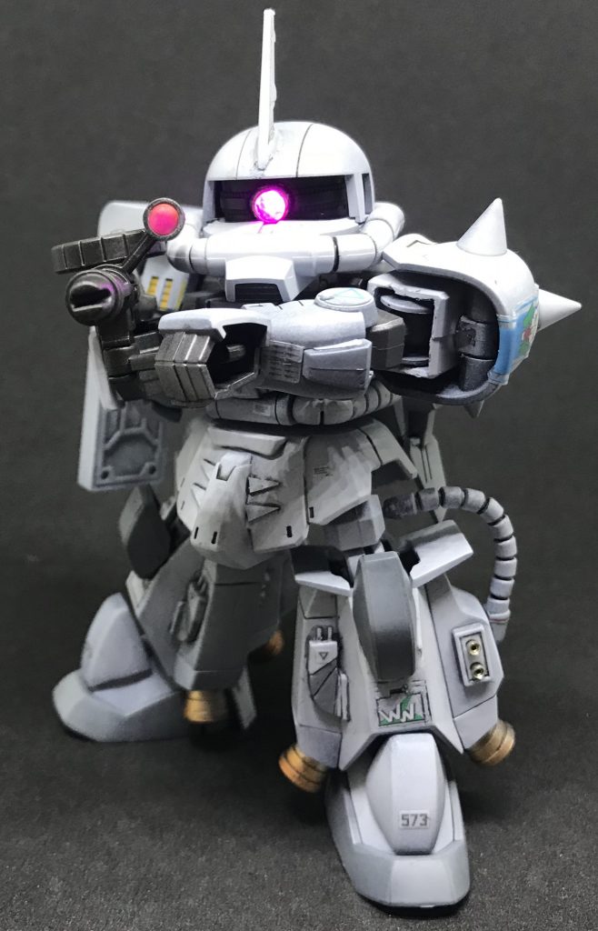 マシンガンのスコープはクリアパーツを使用。