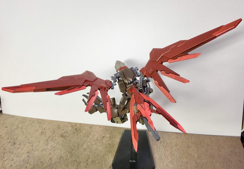 背面
尾翼の下には大型マグナムがマウントしてあり、ドッグファイトのさいに後ろに付いた敵機に対して砲撃が可能