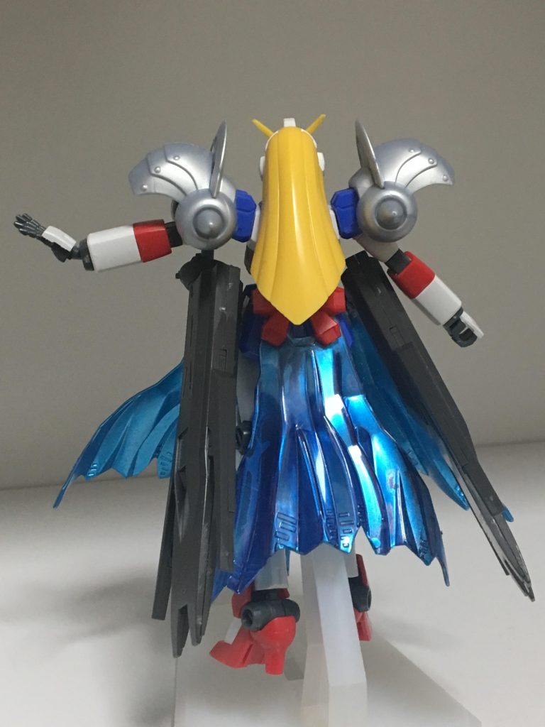リア
後ろにもリボンとビームマントを接着、髪は干渉するので少しカットしました。