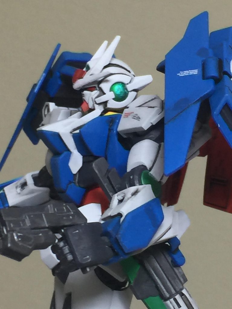 ダブルオーダイバー鳳凰(ほうおう)の
左斜めの アピールショット!