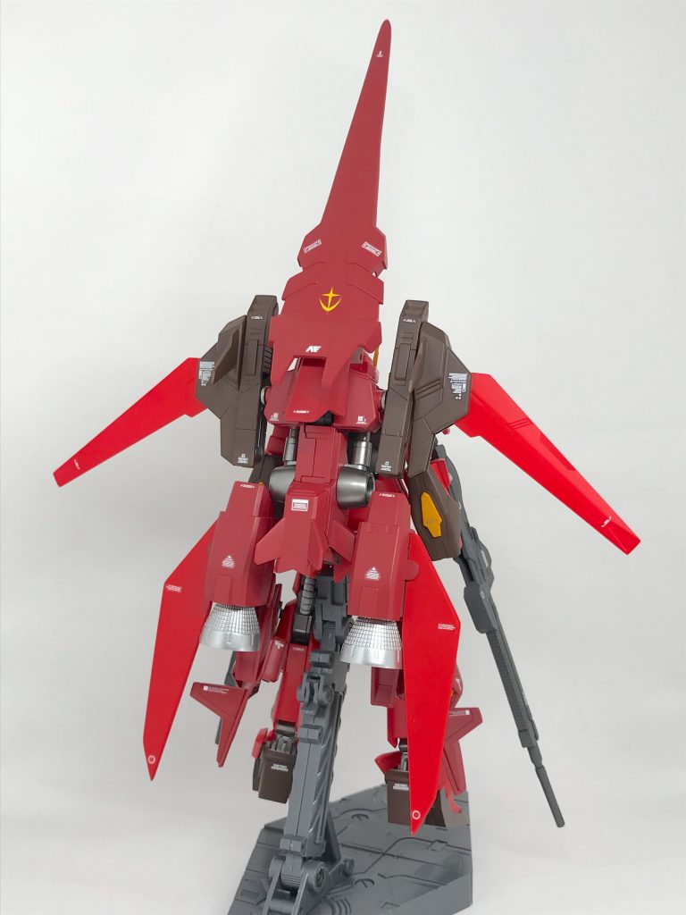 作例通りバックパックにはメガ式の
モノを使用しております。
機首にデルタガンダムのシールドを
取り付けて、トッピングしてます。
お陰で全長が凄く高くなってしまい
ました。 ( ̄▽ ̄;)