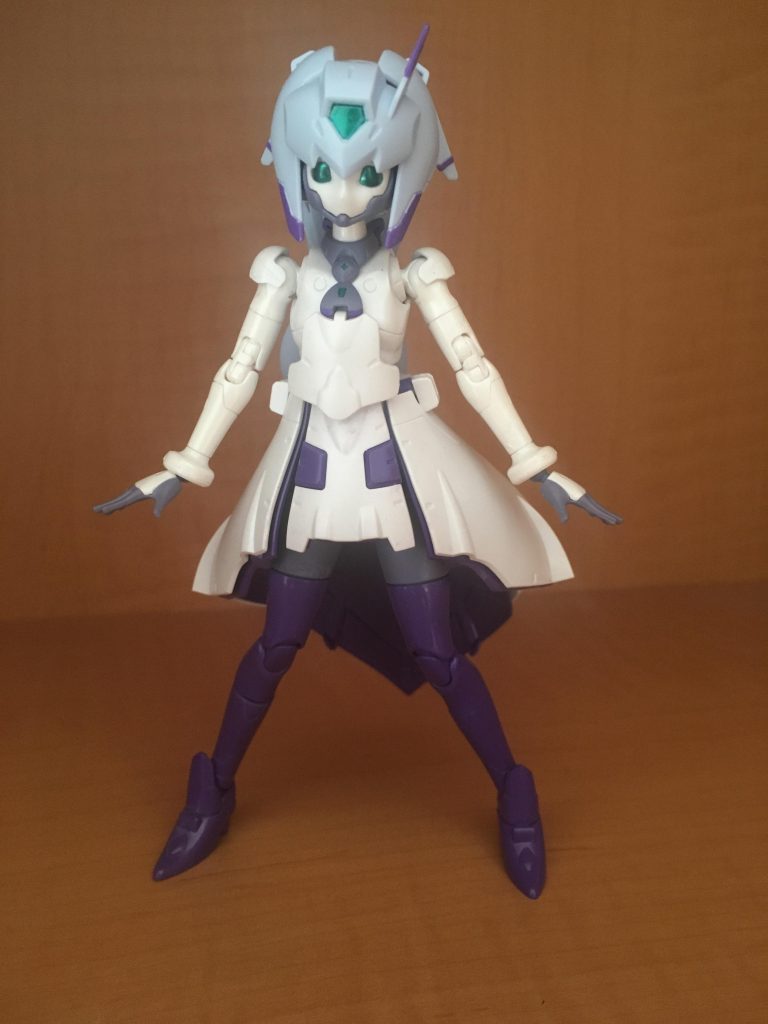 圧倒的かわいい…頭のみ部分塗装で済ませていますが服？にはパールホワイトとパープルその他白パーツはパールホワイト、紫はMr.カラーのパープルとガンダムマーカーのパープルを使い分けてます。