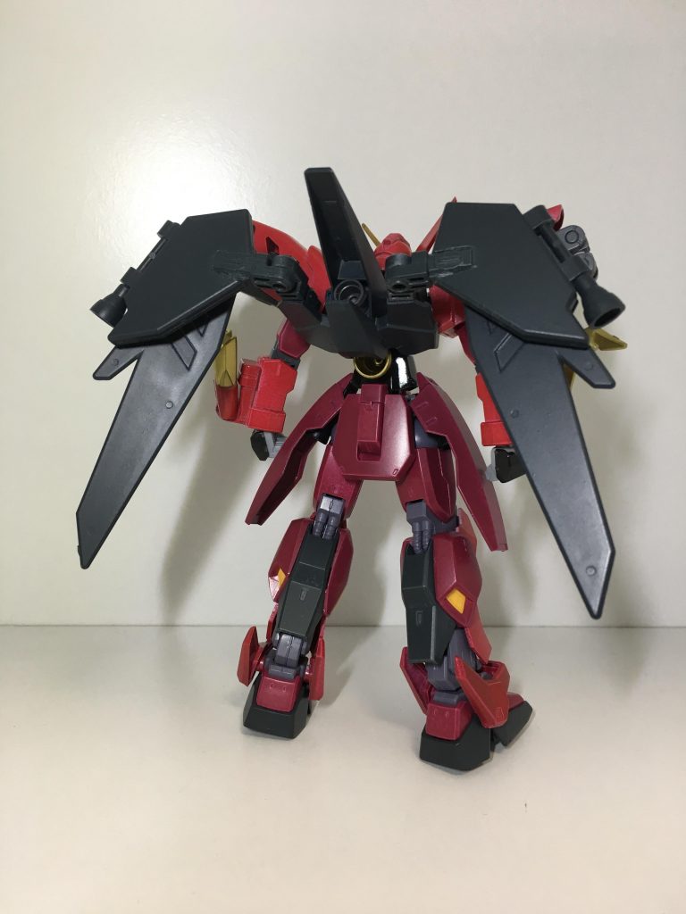 背面です。バックパック部分はHGのGN-Xを使っています。