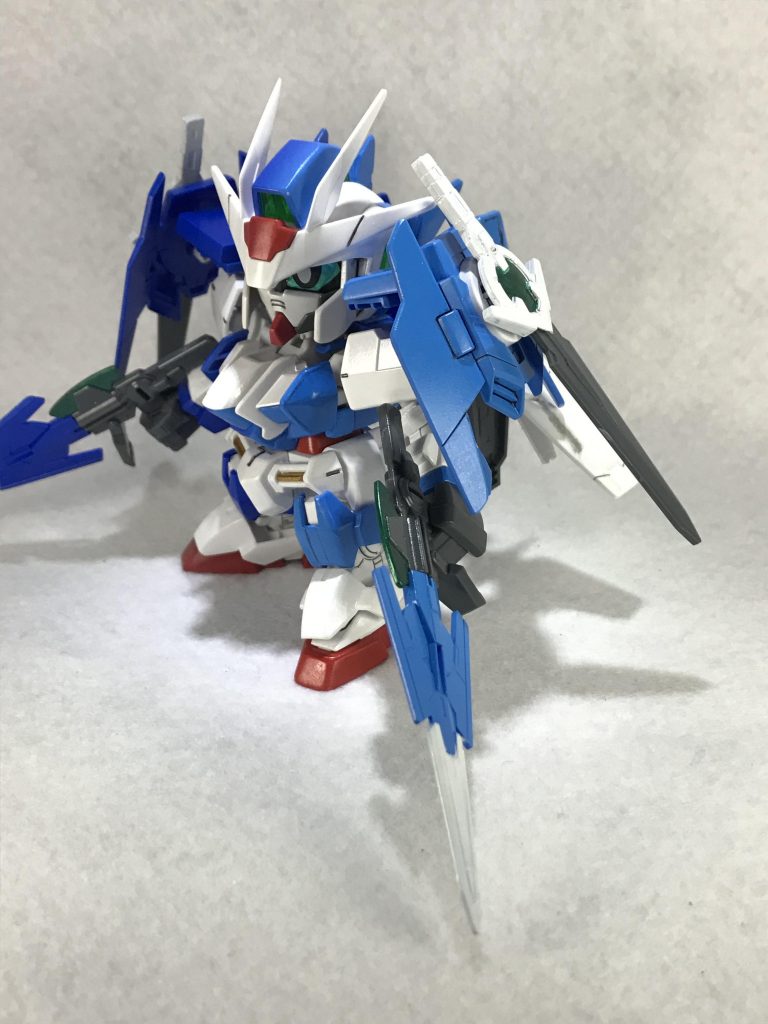 機体の左側は*可愛さ*を表現(っ ´∀` )っ
SDらしい瞳がある目を使用し、エッジを出来るだけ丸める様に意識し、カラーも明るくポップな水色にしました(^▽^)o