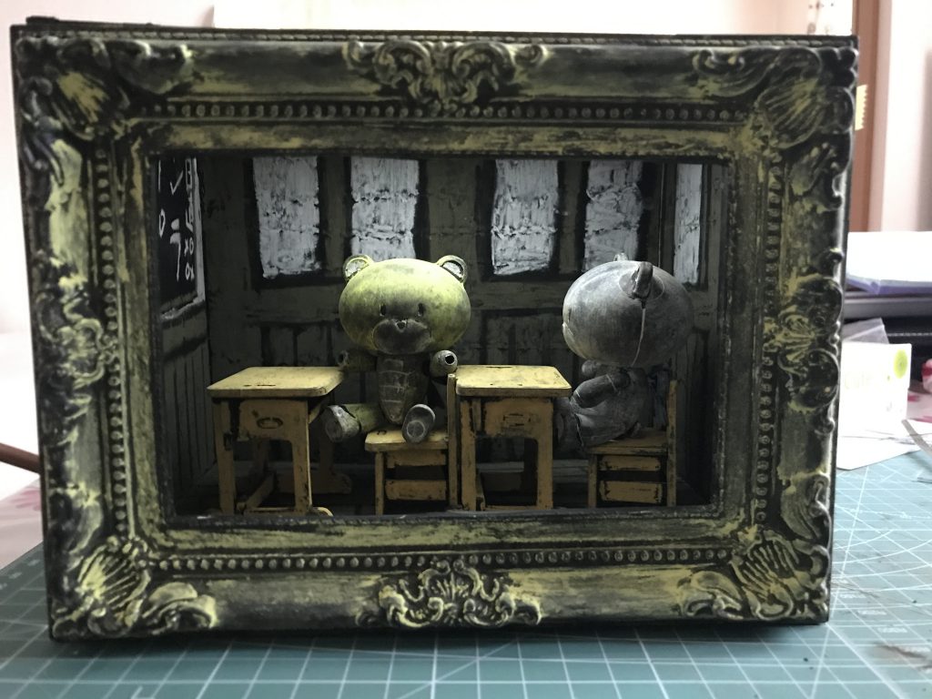 上にLEDライトを付けるもよりホラー感がw取り直してあげたいのですが、夏の地震で大破してしまいドナドナしてしまいました。