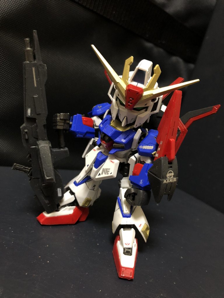 そして私は、このZガンダムに出会う事となる。確かにそのMSは画期的であった。
SDとして抜群のスタイル、先進的なデザイン、文句無しの可動。だがしかし...。