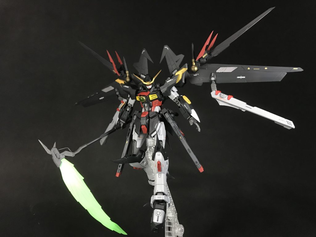 ウィング全開！
この状態で「死ぬわよ！私の姿を見たメンズは皆んな死んじゃうわよ〜❤️」
っていいながら攻撃してくるわけです。
ビームカマにグラデ入れてます。