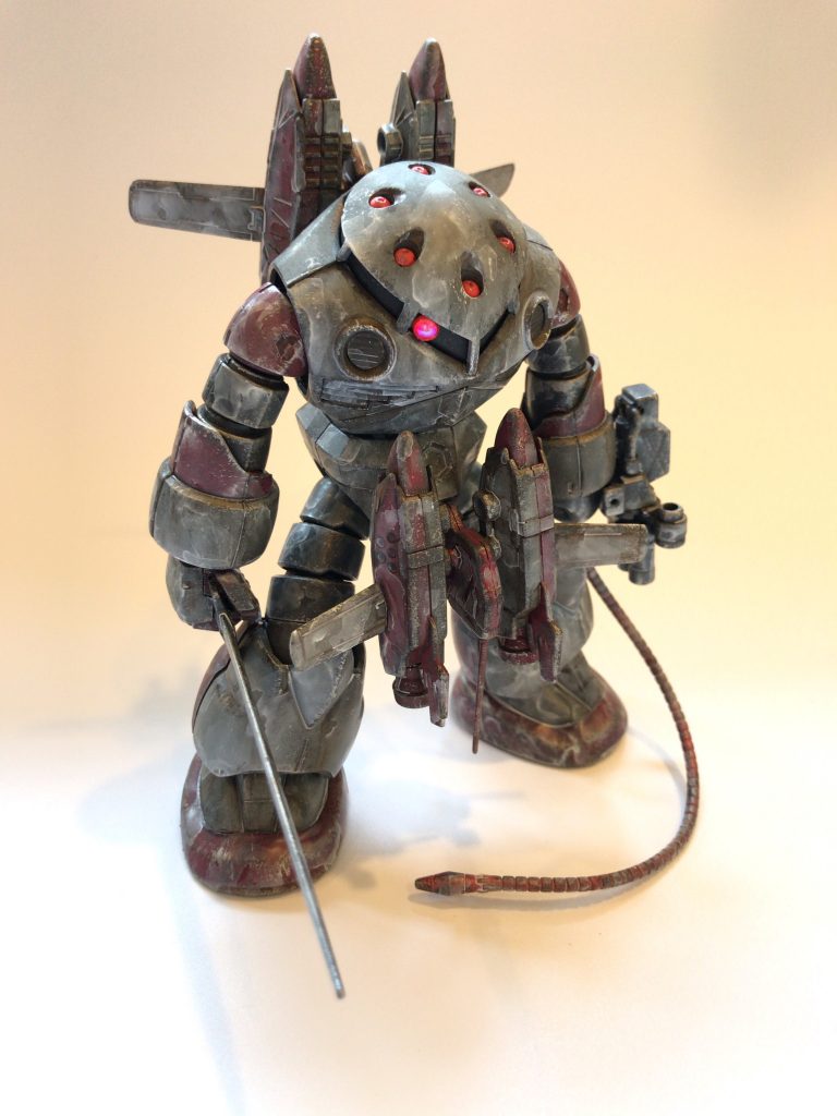 汚しは水性カラーの焼鉄色とシルバーをスポンジでポンポン付けて行ってその上にウェザリングマスターのオイル色を全体に擦り付けてあります。最後にエナメルカラーのフラットホワイトを付けて少し溶剤で拭き取ることで塩浮き表現を加えて完成です。