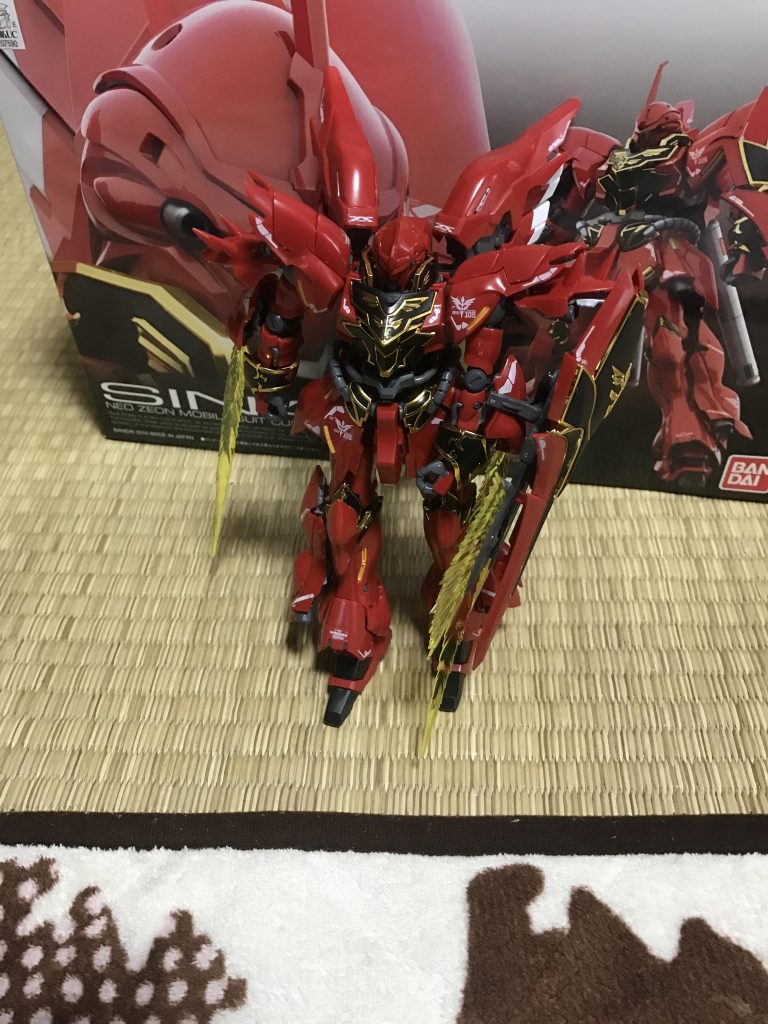 ビームアックス、シールド装備、