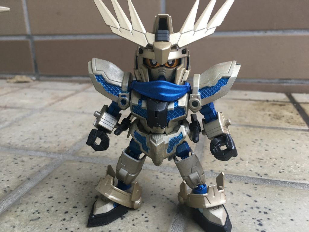 武者モード
零丸のボディにSD CSの頭部を付けました。
当初はレジェンドBB版を使う予定でしたがチョット違和感があったのでタイミングよく発売された CS版を採用しました。