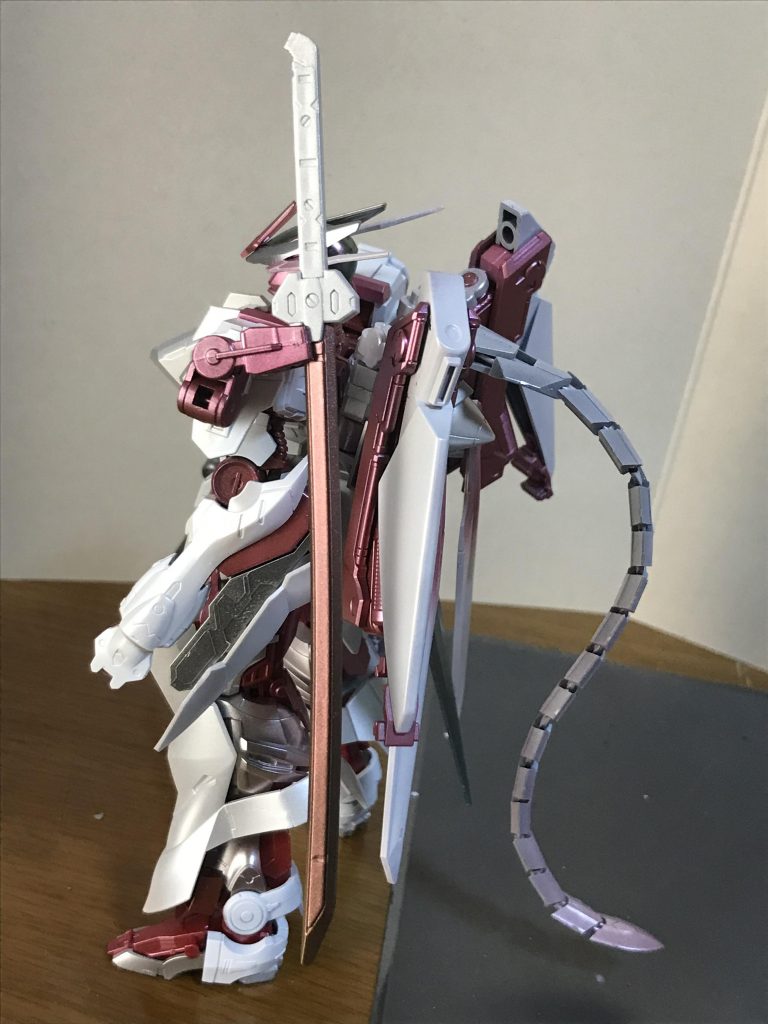 ブレード部分にはガイアカラーのプリズムマゼンタゴールドを使ったので見る方向を変えるとマゼンタと