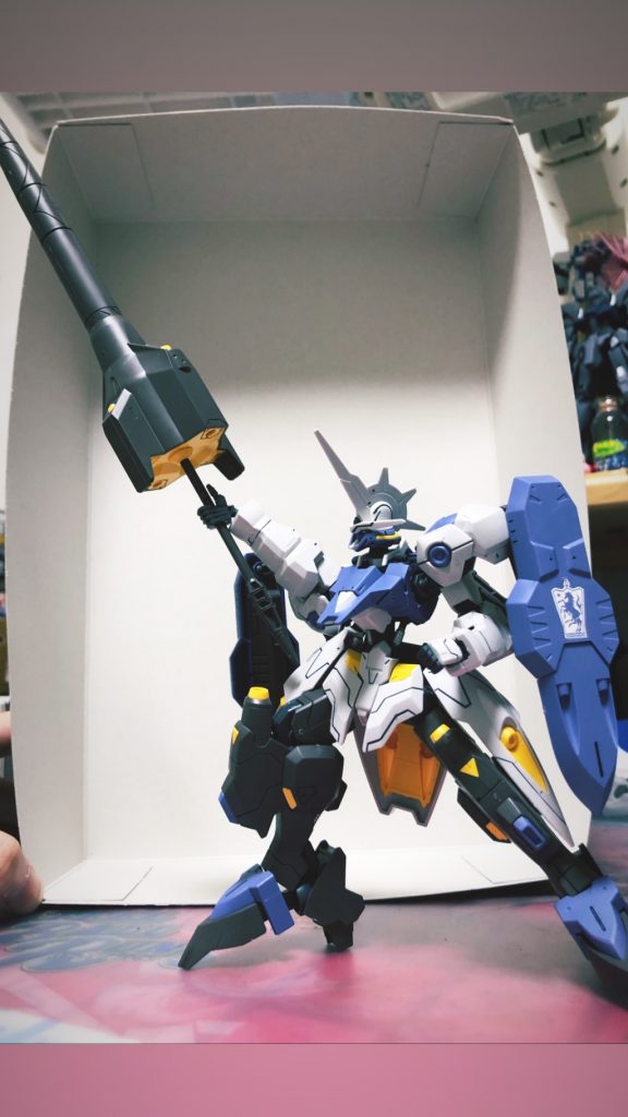 軽くポージング！足回りの稼働が干渉して余りうまく動かない感じですねw