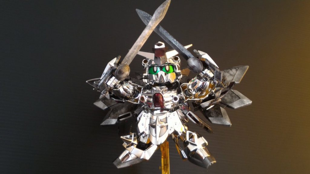 先將電鍍層洗掉透明黃的部份