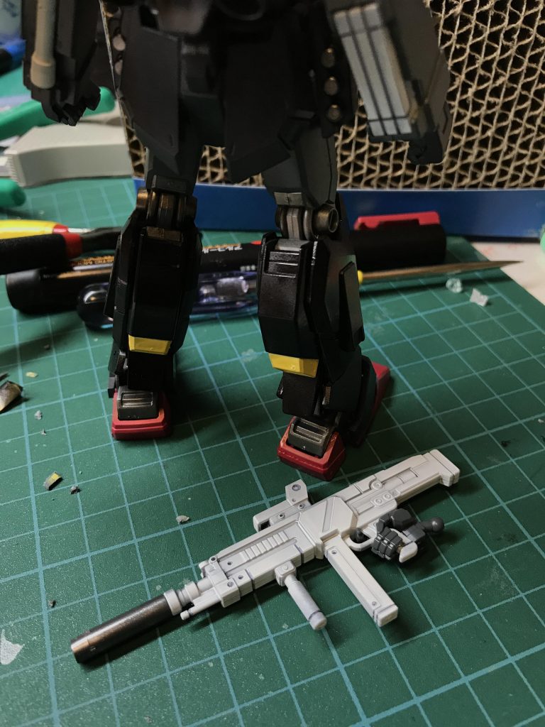 背面も同様
銃は白色にしました
銃口部分はガンメタルです