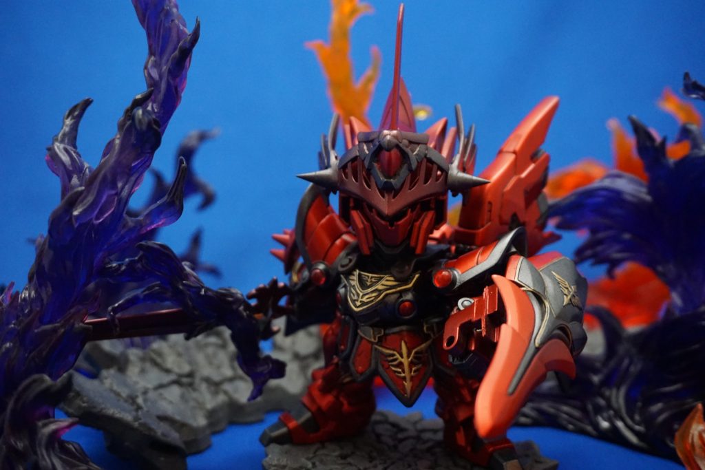 三種の神器は黄金神の欠片ではなく、覇界神の欠片と言う設定。
獄炎の剣
血霞の鎧
剛力の盾
と命名しています