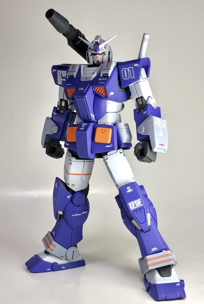 外観上の変化はクリアパーツを廃止してバイザーフレームを削り、通常のガンダムフェイスにしたくらいです。