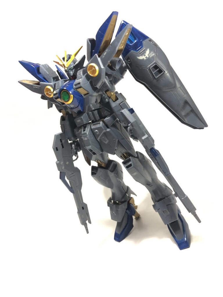 ななめ

腰に謎のパーツ追加して、踵もヒールアップしたので大夫サイズアップしました。

内部フレームをストフリっぽくゴールドに。
｢みんな消えちゃえばいいんだよ!!!」