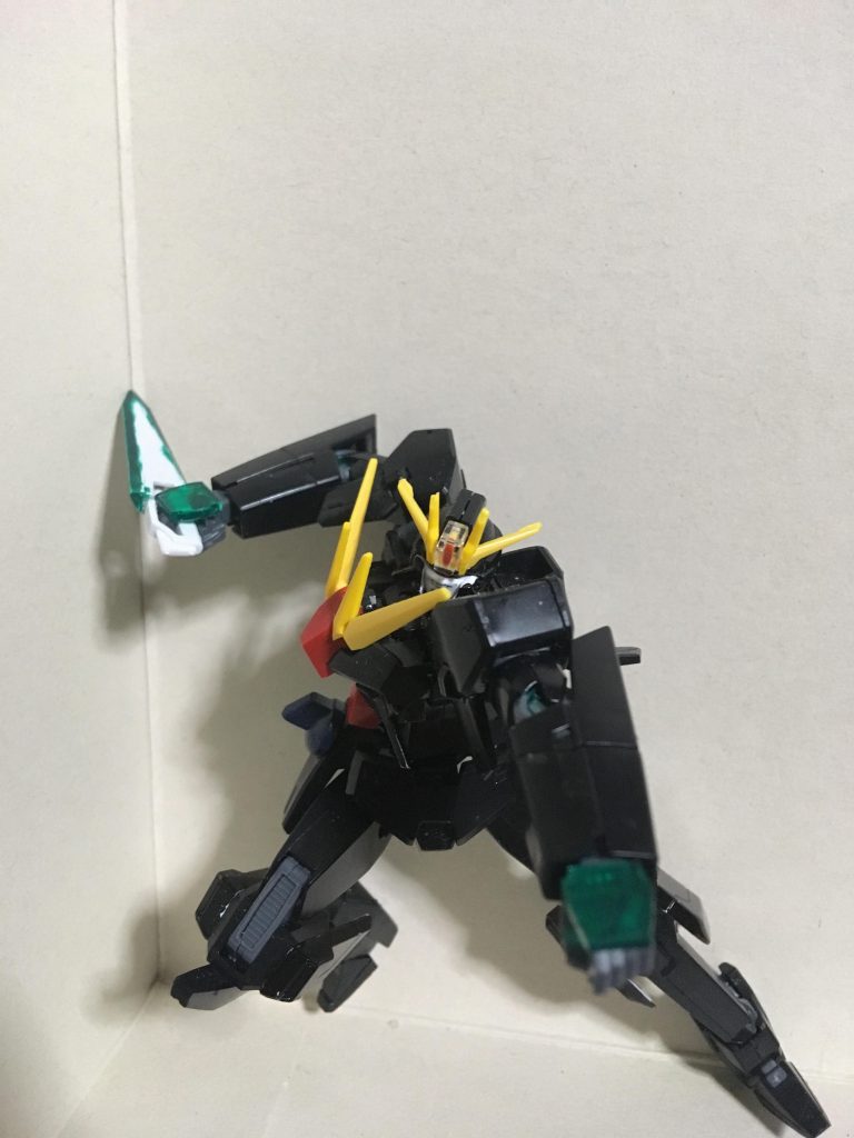 稼働域はそこそこです。 
武器は腰のGNナイフとGNハイパービームソードと手が変形するGNキャノンです。
初投稿なのでアドバイスなど頂けると嬉しいです。長文失礼しました。

最後までご覧頂きありがとうございます。