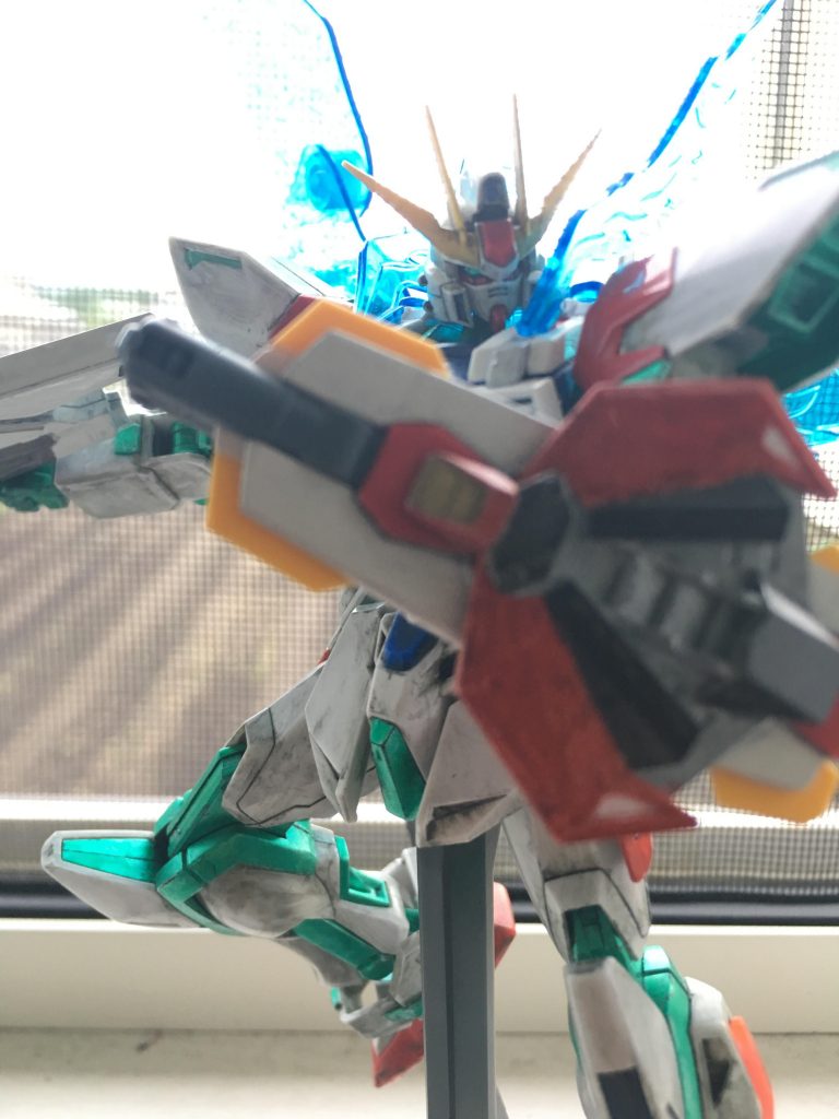 アブソーブシールド、序盤は活躍してたなぁ...好きなんだけどなぁ。OVAではアブソーブフィールドに改良されててシールドの意味ほぼなくなってたの悲しい