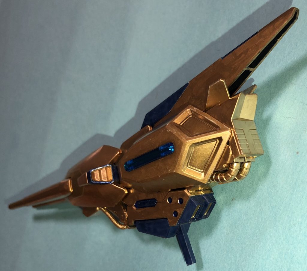 ダブル・メガ・カノン。
Zアーマー装着に伴い、余剰となる通常形態用の脚部装甲と背部スタビライザー、ビームライフルに、追加パーツを合わせる事で完成する。
フルアーマーZZやFAZZのハイパー・メガ・カノンに相当する非常に強大な火器兵装であり、その威力は頭部ハイメガキャノンの6割増とされる。バレルを2連装式とする事で、砲身負担の大幅な軽減に成功している。