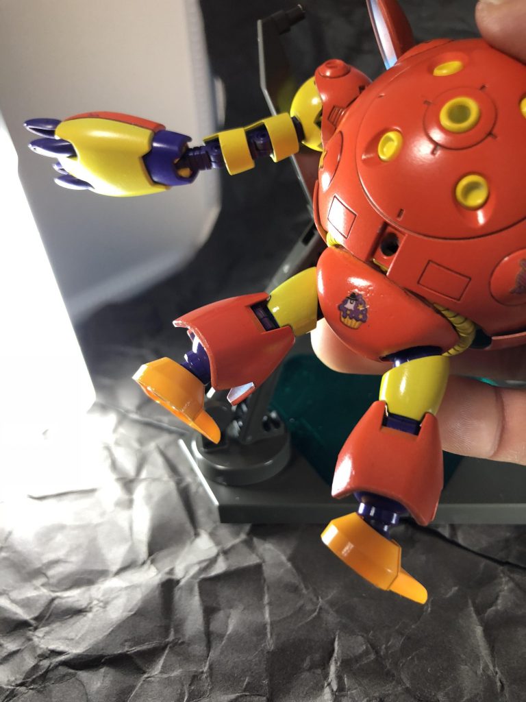 本来ならお尻にあるべきバーニアをなくしてパテ盛りしてプリティなヒップを目指して見ました！
結果！オムツにしかみえねー٩(๑‾ ꇴ ‾๑)۶