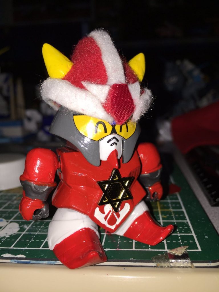 基本塗装&フェルトでサンタ帽子にしています