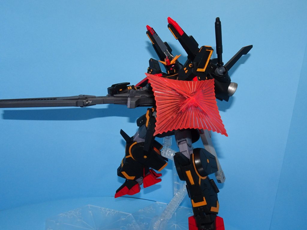 ドーベンウルフをベースに強化。
·全身にビーム砲追加
(バックバックに4門、頭部に2門、大腿部アーマーに2門)
·メガランチャーに開放バレル追加
·両腕部にブランドマーカー移植
·腰部にスラスター、プロペラント増設
·インコム、ビームハンドのサイコミュ化
·隠し腕をビーム砲に置換え
…色々盛りすぎました。