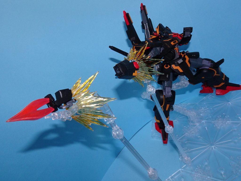 「奥の手」
2段ロケットパンチによる初見殺し兵装
但し、切り離し後にビームを展開できるのは5秒間だけ。
デメリットあった方が素敵やん。