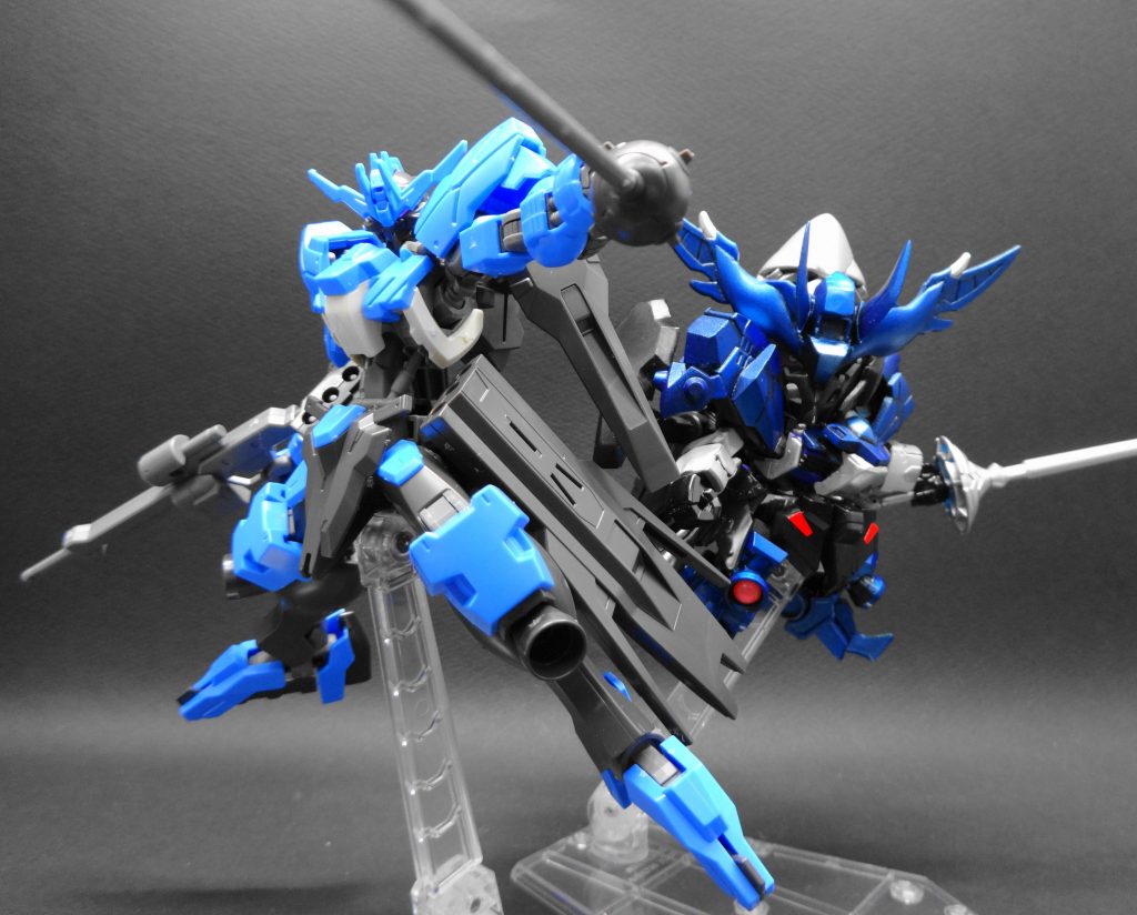 参考にHG買ったりしましたが、
パーツは一つも使ってません。
何故かって? その方が楽しいからさ!