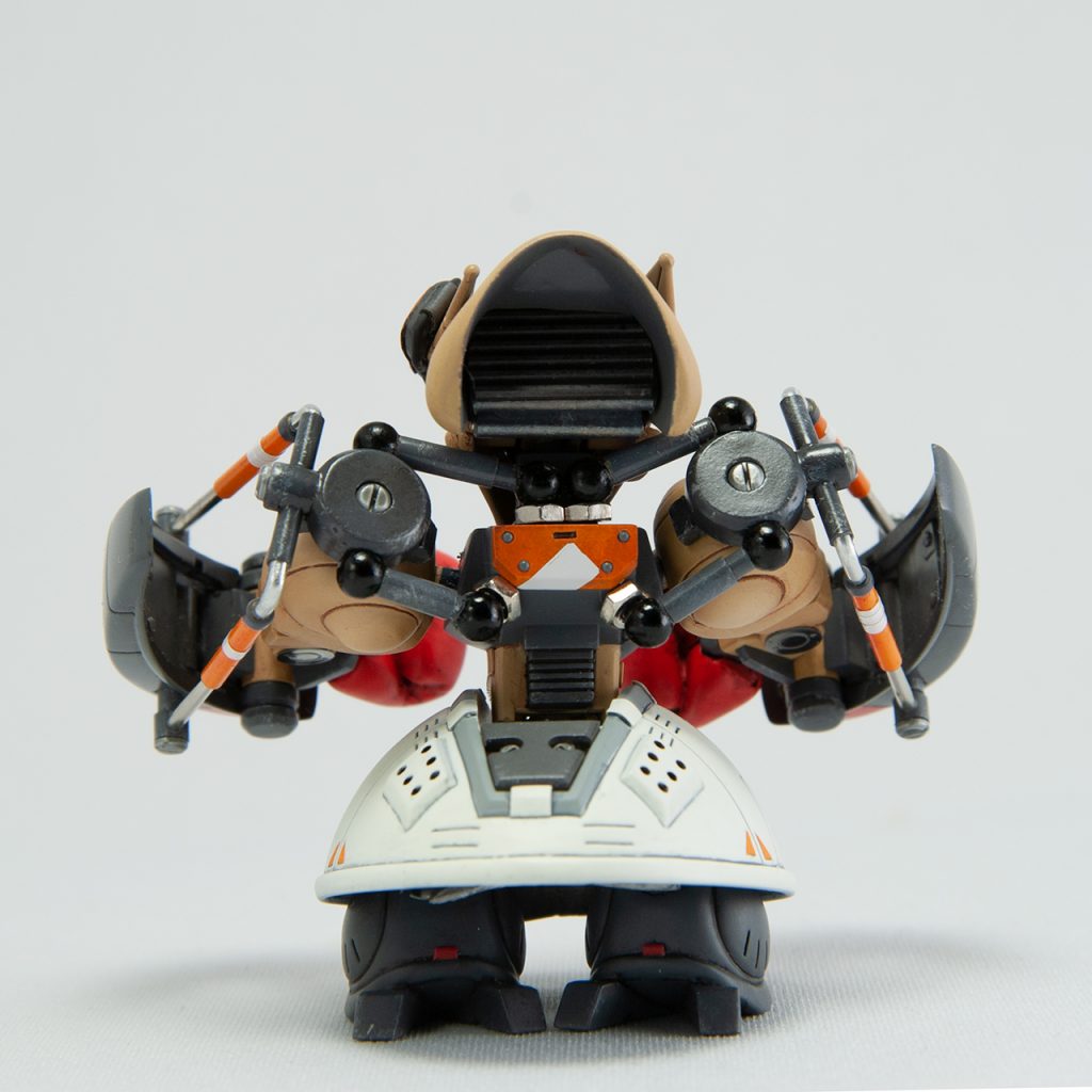 ジョーのギアに見立てたパーツを背負わせました。