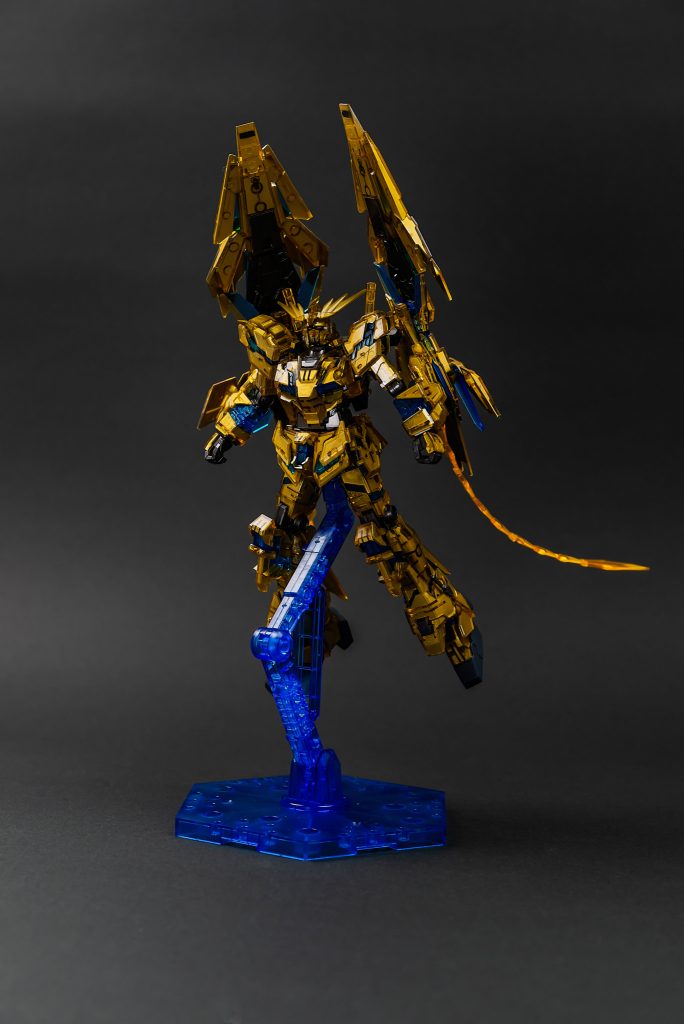 HG 1/144 ユニコーンガンダム3号機 フェネクス (デストロイモード) (ナラティブVer.) [クリアカラー]–2枚目/制作者：takechiyo