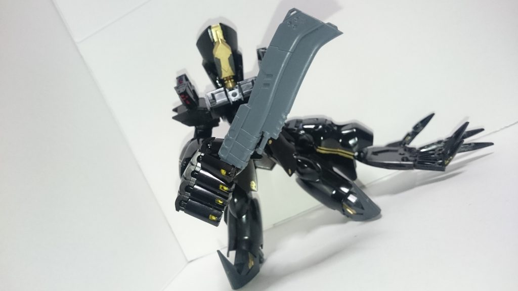 武器はその辺にあった適当なものを拝借