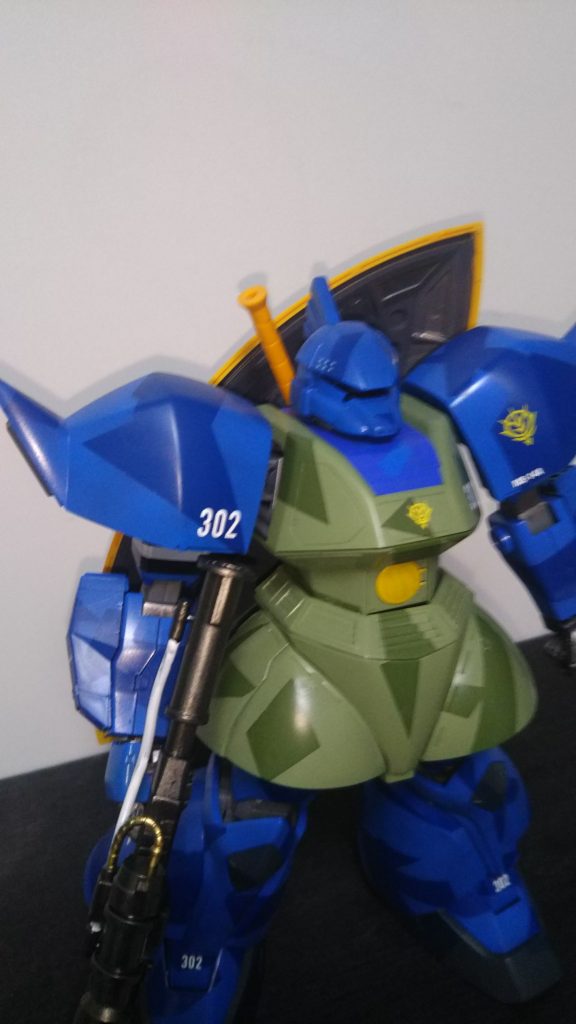 バストアップ、汚し前は全体的に明るいですね。