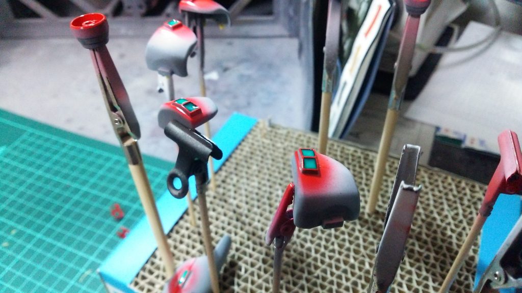 マスキングゾルを窪みに流し込んでマスキング