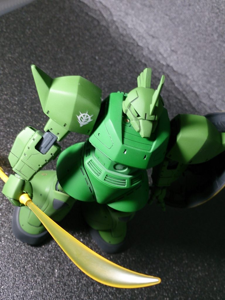 頭部側面と頬はシャープ化しノーズ2mm延長