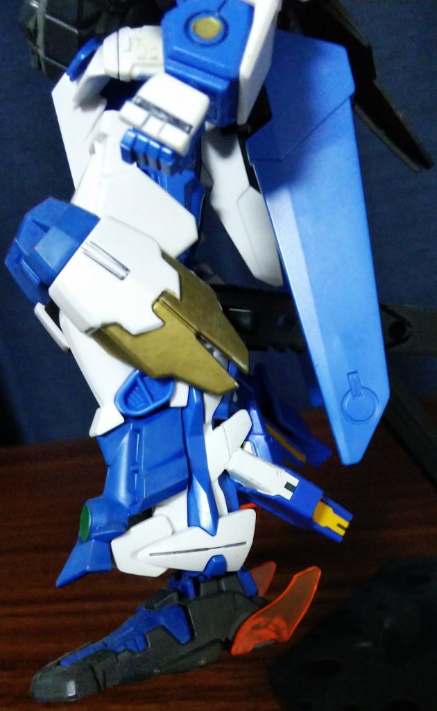 脚部にもちょこちょこ付けてます