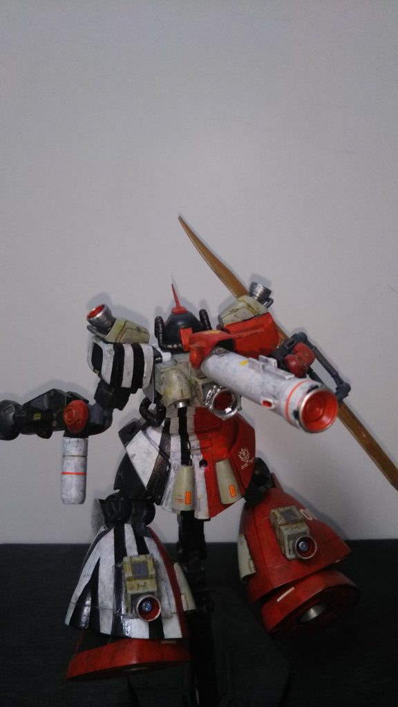 左腕部のビーム兵器、シャープでないけど、初期型エネルギーパック装備です。