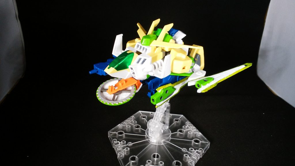 ウイニングライダー形態
ウイニングガンダムの高機動可変形態
この状態でもビットの使用は可能