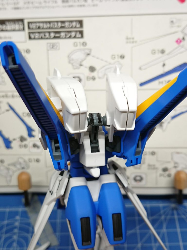 バスター接続パーツ塗装前
幅を詰め黒い瞬間接着剤などで固めています