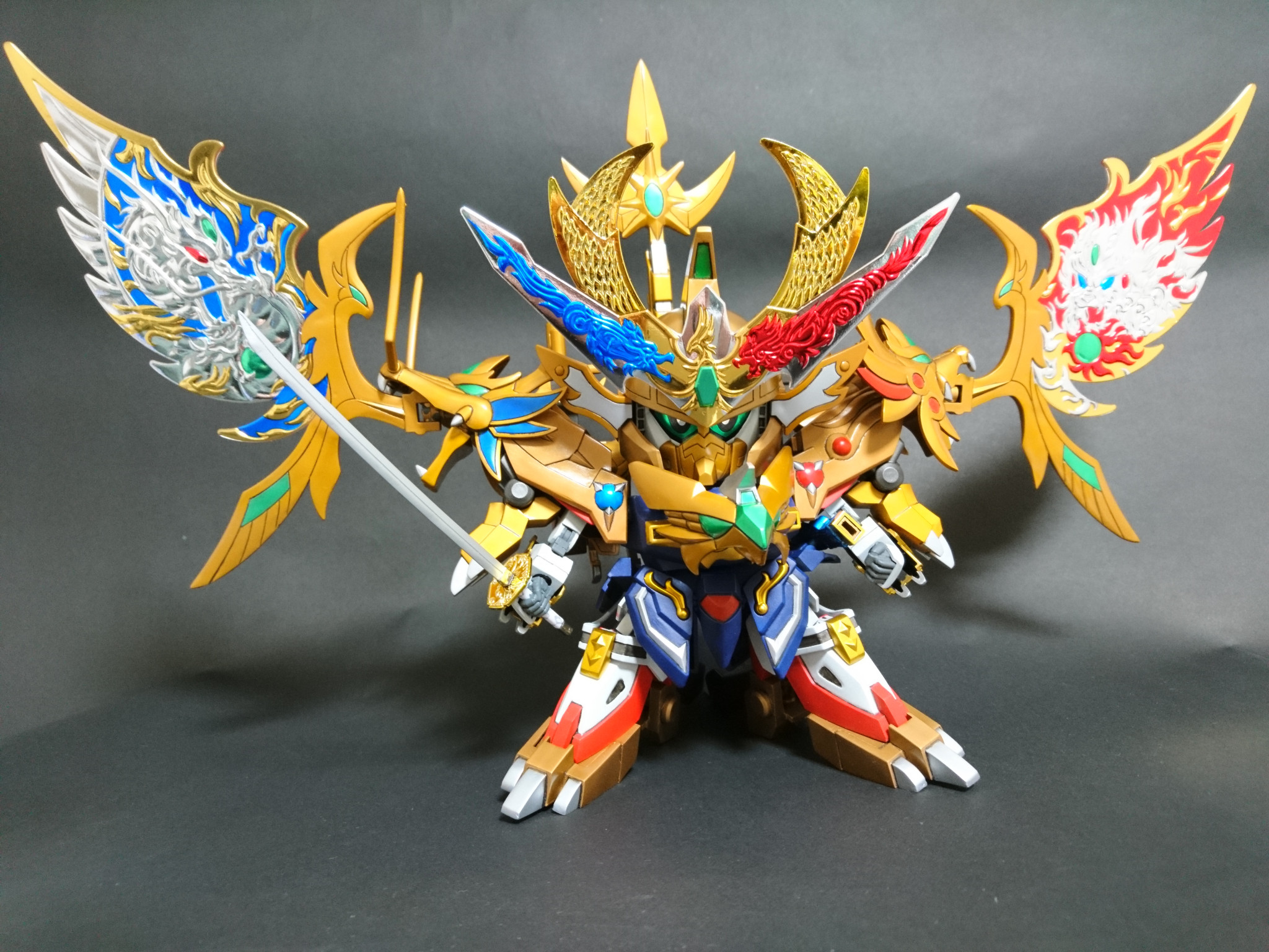 組立済 輝神大将軍 獅龍凰 プラモデル SDガンダム輝神大将軍獅龍凰