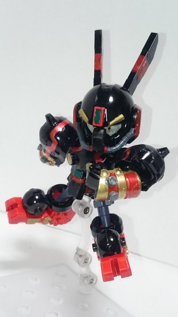 パッケージの画像を再現しようとして微妙なポーズになりました。