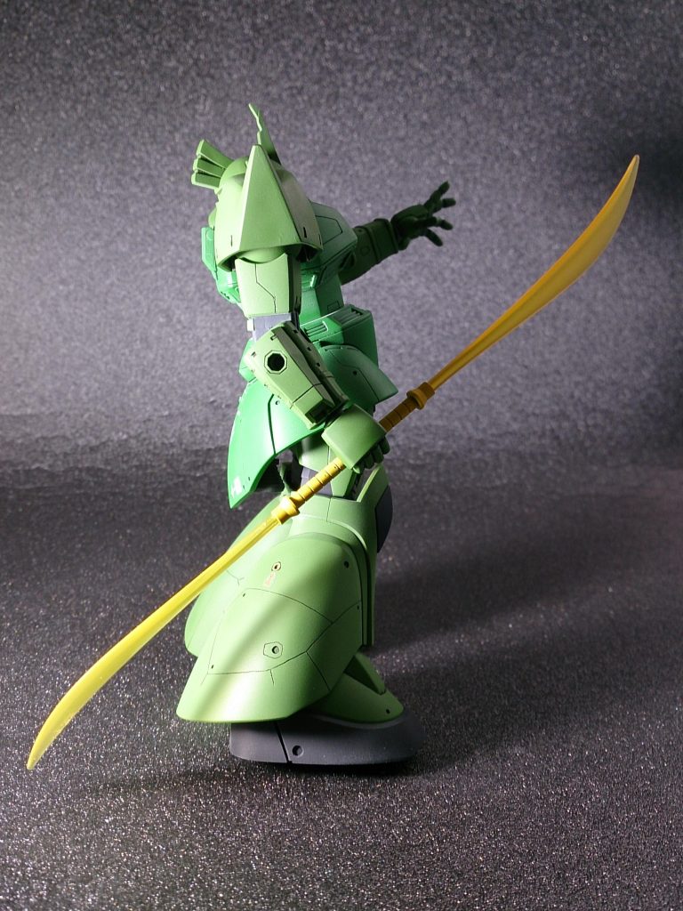 胴体は2mmほど延長しスタイリッシュに加工